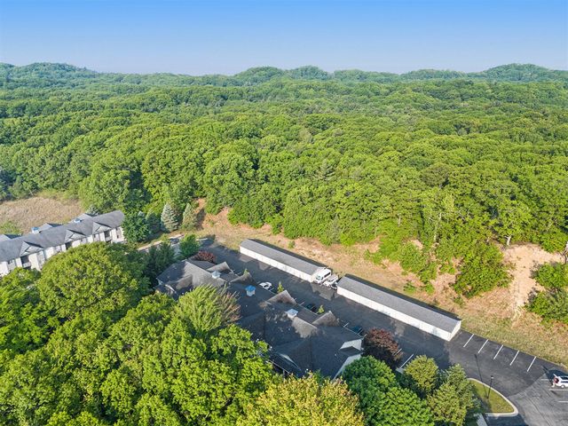 18372 N Ridge Court 12, Spring Lake, MI 49456