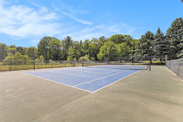 18372 N Ridge Court 12, Spring Lake, MI 49456