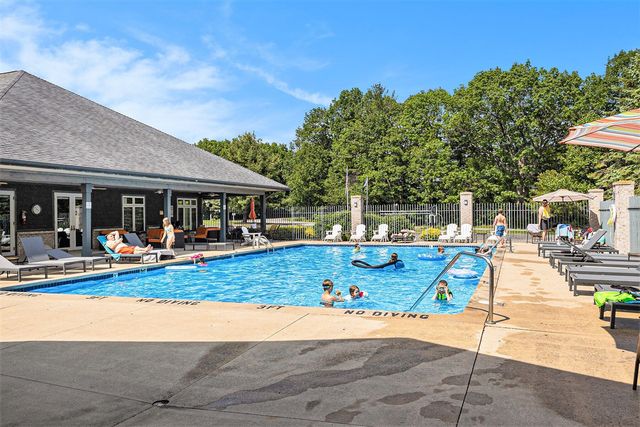 18372 N Ridge Court 12, Spring Lake, MI 49456