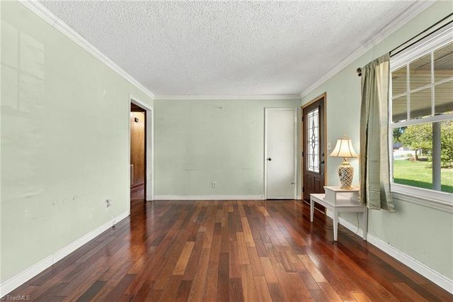 1203 Ranhurst Road, Mcleansville, NC 27301