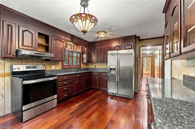 1203 Ranhurst Road, Mcleansville, NC 27301