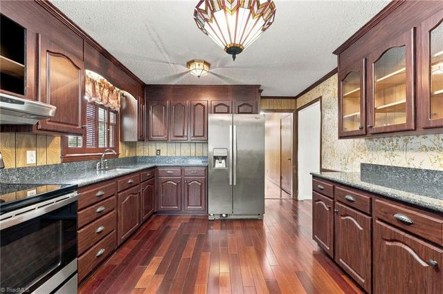 1203 Ranhurst Road, Mcleansville, NC 27301