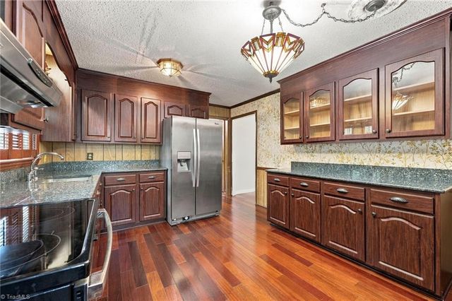 1203 Ranhurst Road, Mcleansville, NC 27301
