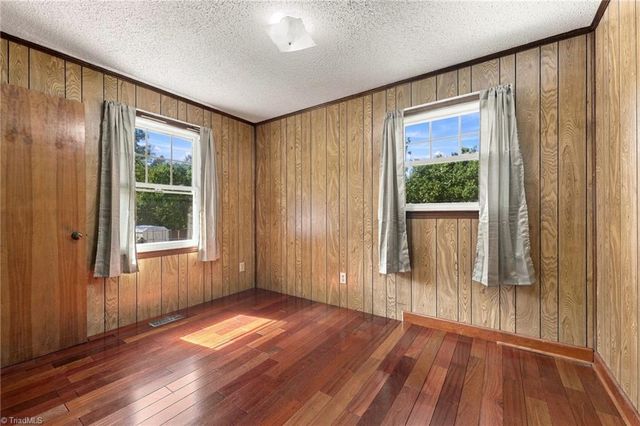 1203 Ranhurst Road, Mcleansville, NC 27301