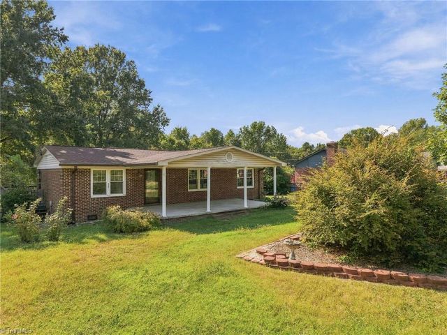 1203 Ranhurst Road, Mcleansville, NC 27301