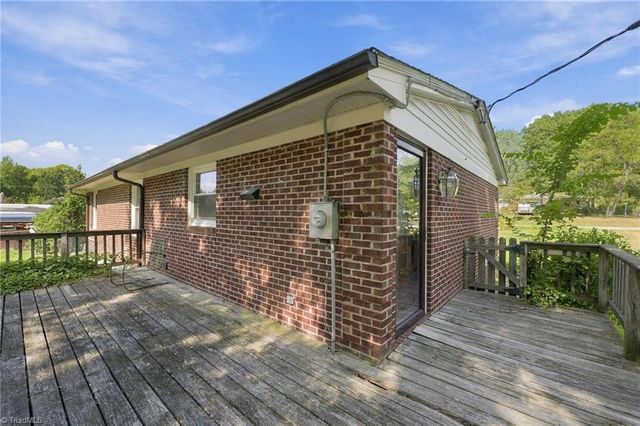 1203 Ranhurst Road, Mcleansville, NC 27301