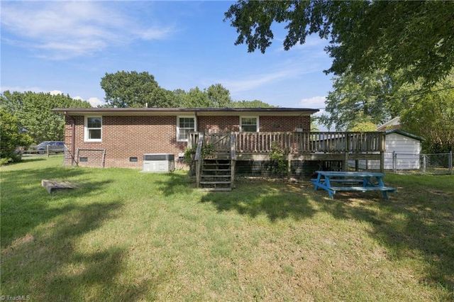 1203 Ranhurst Road, Mcleansville, NC 27301