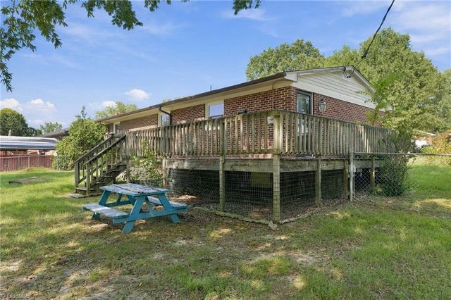 1203 Ranhurst Road, Mcleansville, NC 27301
