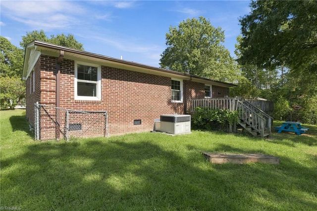 1203 Ranhurst Road, Mcleansville, NC 27301