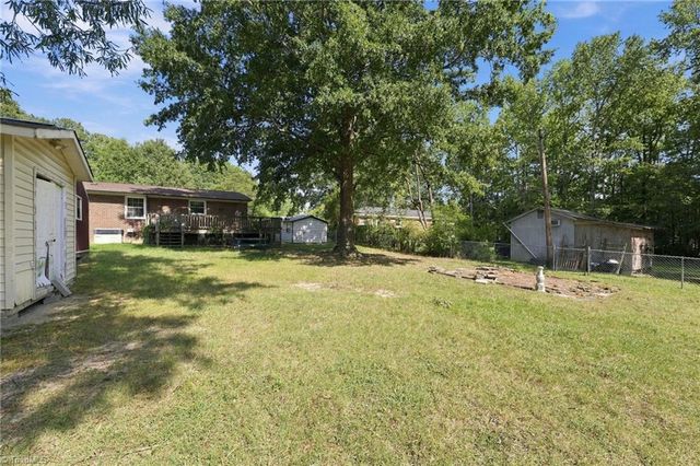 1203 Ranhurst Road, Mcleansville, NC 27301