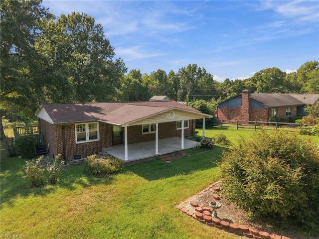 1203 Ranhurst Road, Mcleansville, NC 27301