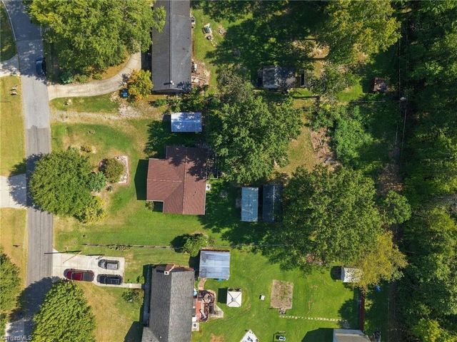 1203 Ranhurst Road, Mcleansville, NC 27301
