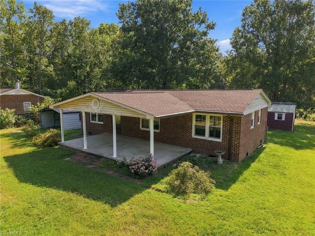 1203 Ranhurst Road, Mcleansville, NC 27301