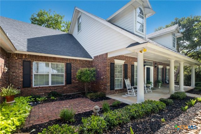 1196 Loch Lane, Seguin, TX 78155
