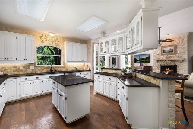 1196 Loch Lane, Seguin, TX 78155