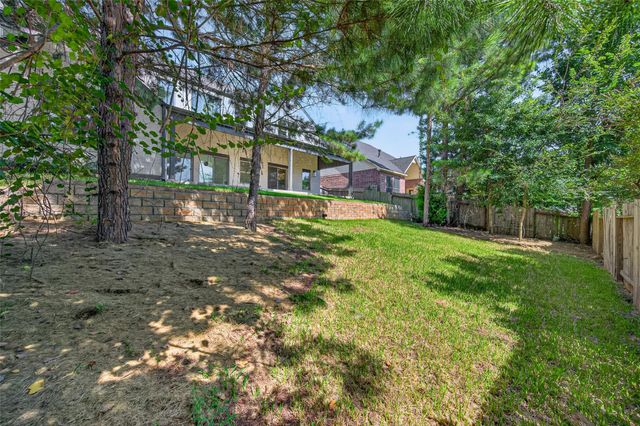 1926 Graystone Hills Drive, Conroe, TX 77304