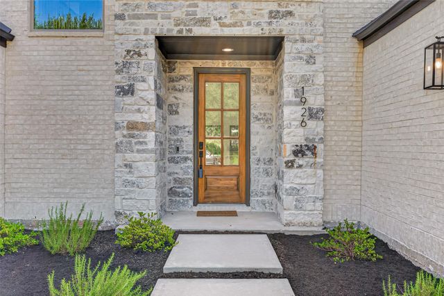 1926 Graystone Hills Drive, Conroe, TX 77304