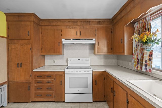 15 Cranberry Road, North Providence, RI 02904