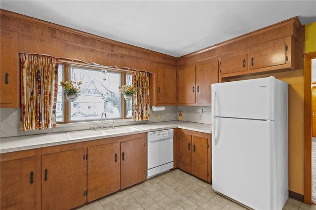 15 Cranberry Road, North Providence, RI 02904