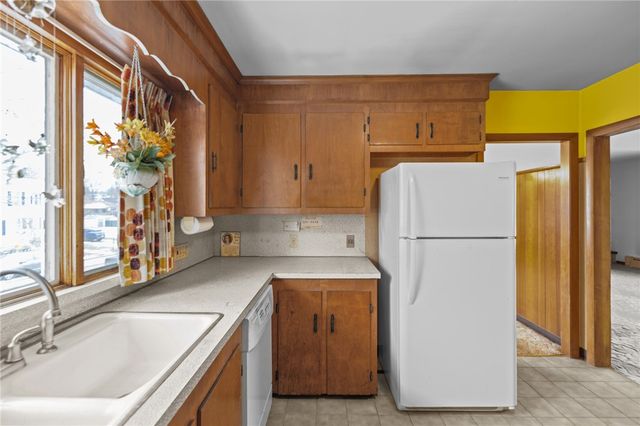 15 Cranberry Road, North Providence, RI 02904