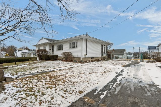 15 Cranberry Road, North Providence, RI 02904