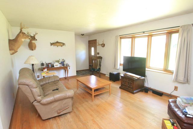 N48W19068 Joetta DRIVE, Menomonee Falls, WI 53051