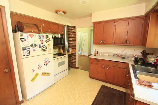 N48W19068 Joetta DRIVE, Menomonee Falls, WI 53051