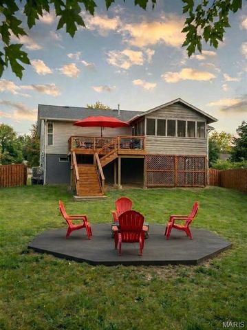 167 Edgeworth Avenue, Maryland Heights, MO 63043