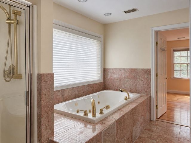 27 Sulivan Ave, Newton, MA 02464