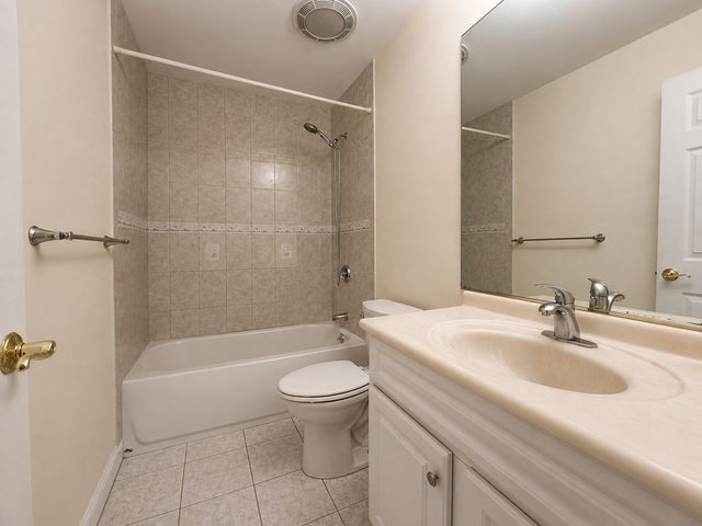 27 Sulivan Ave, Newton, MA 02464