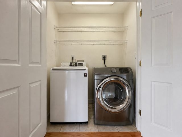 27 Sulivan Ave, Newton, MA 02464