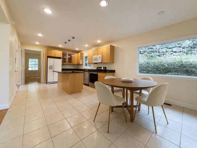 27 Sulivan Ave, Newton, MA 02464