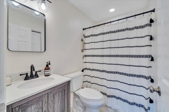 3515 Yellow Mountain RD, Roanoke, VA 24014