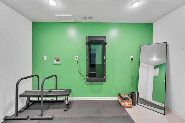 3515 Yellow Mountain RD, Roanoke, VA 24014