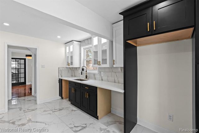 15422 Gilchrist Street, Detroit, MI 48227