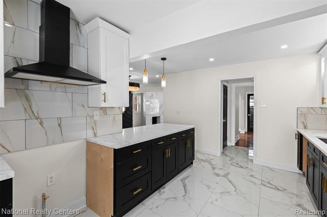 15422 Gilchrist Street, Detroit, MI 48227