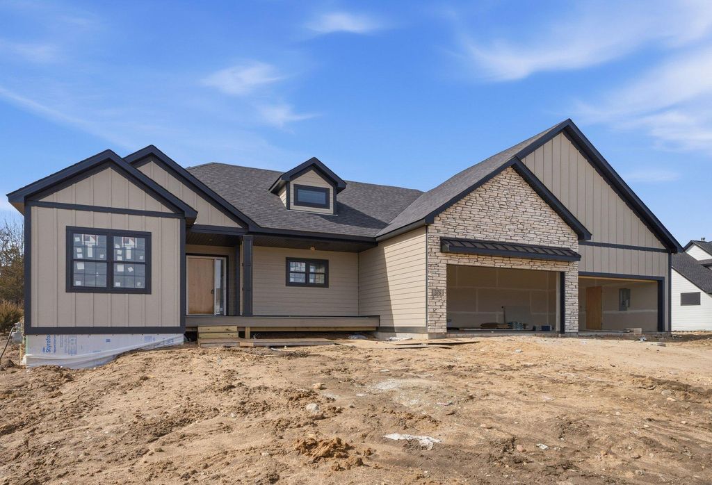 376 Moelter Lane, Hudson, WI 54016