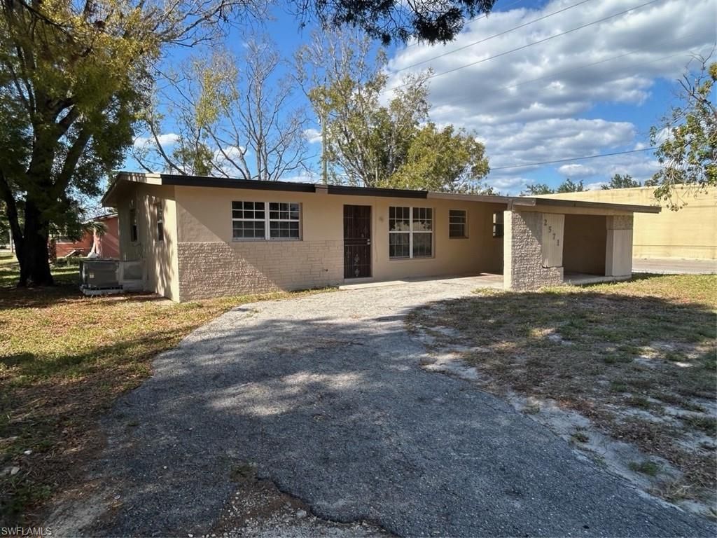 2571 Parkway ST, Fort Myers, FL 33901