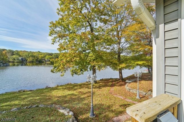 48 Lake Shore Rd E., Hardyston Twp., NJ 07460