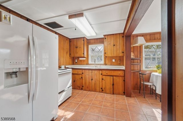 48 Lake Shore Rd E., Hardyston Twp., NJ 07460