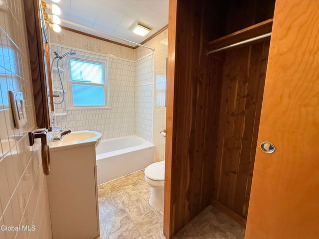 11 Bly Avenue, Hudson Falls, NY 12839