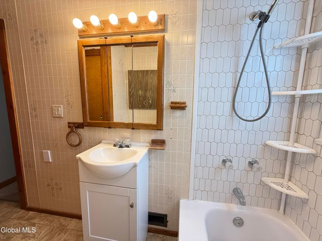 11 Bly Avenue, Hudson Falls, NY 12839