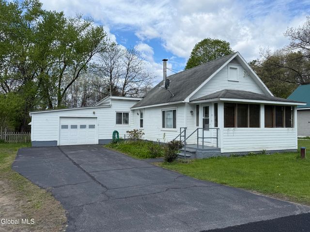11 Bly Avenue, Hudson Falls, NY 12839