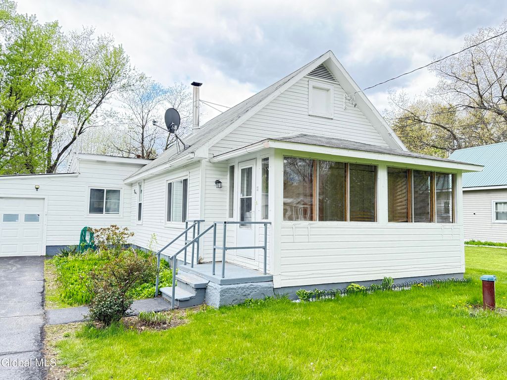 11 Bly Avenue, Hudson Falls, NY 12839