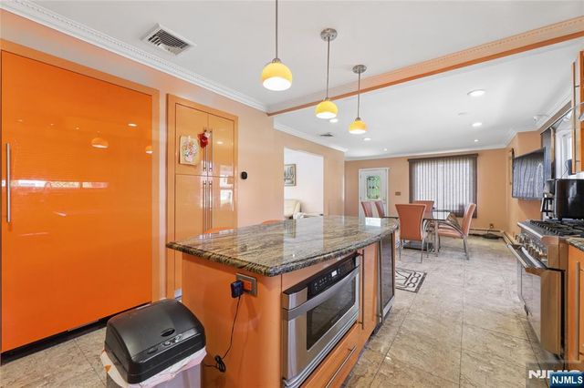 4-16 Bellair Avenue, Fair Lawn, NJ 07410