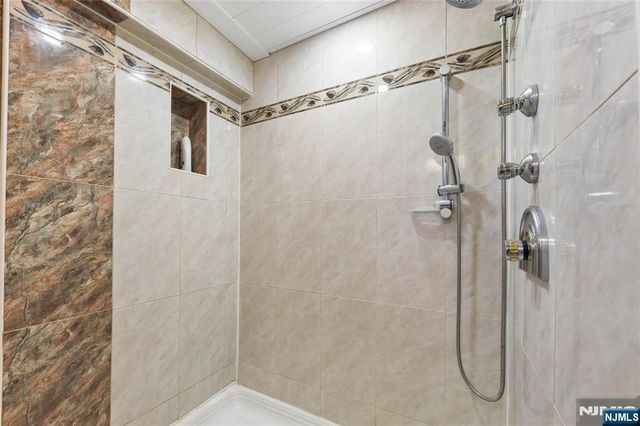 4-16 Bellair Avenue, Fair Lawn, NJ 07410
