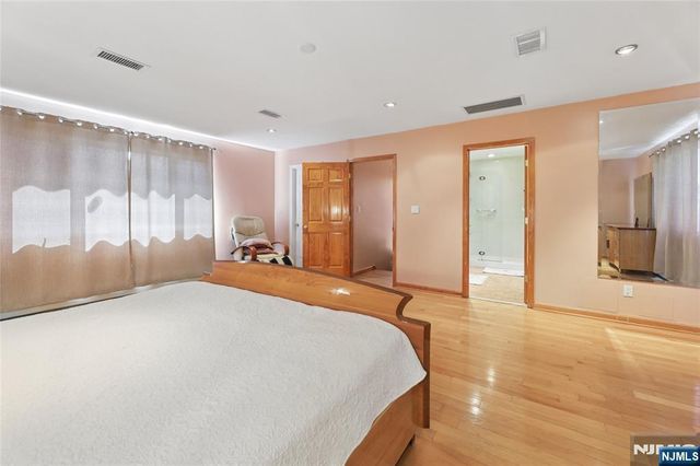 4-16 Bellair Avenue, Fair Lawn, NJ 07410