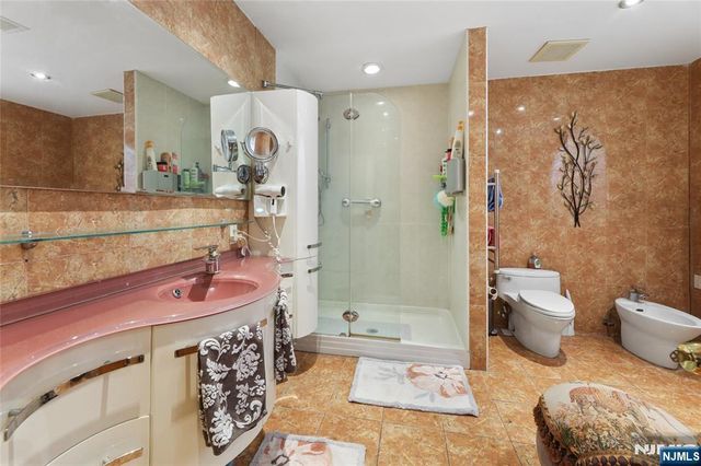 4-16 Bellair Avenue, Fair Lawn, NJ 07410