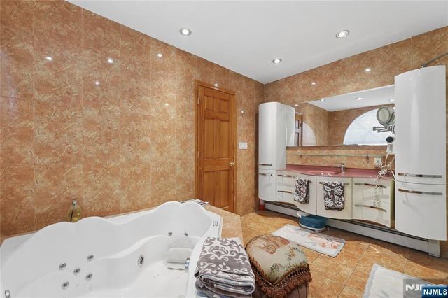 4-16 Bellair Avenue, Fair Lawn, NJ 07410
