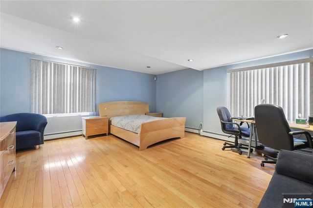 4-16 Bellair Avenue, Fair Lawn, NJ 07410